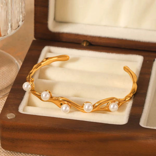 Pearl Petals cuff Bracelet