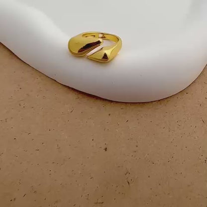 Aurora Teardrop Ring